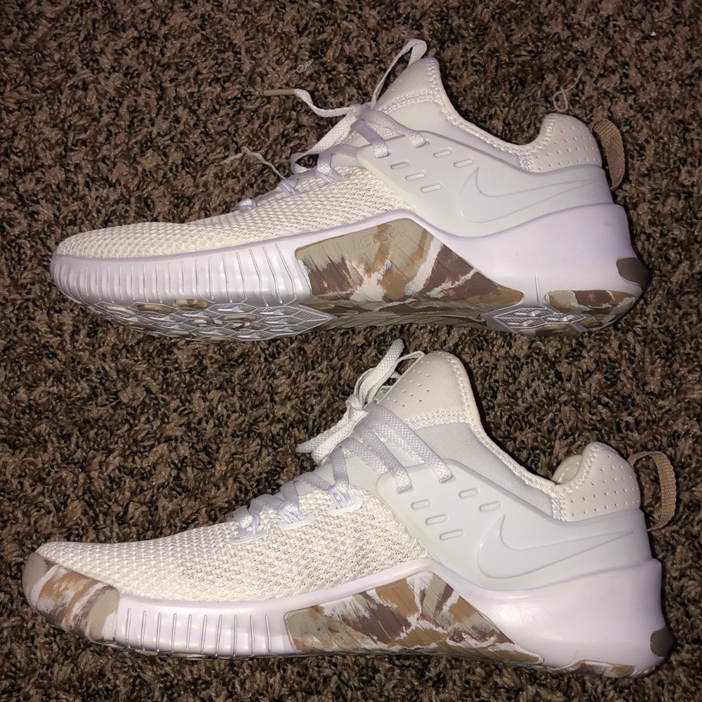 Men’s Nike Metcon White Sepia Stone Size 10